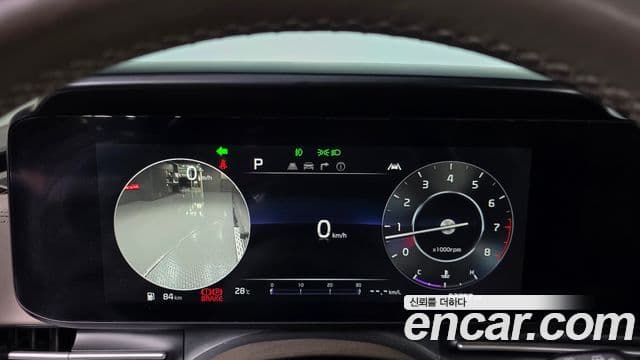 Kia Carnival 2021 — ფოტო 7/20