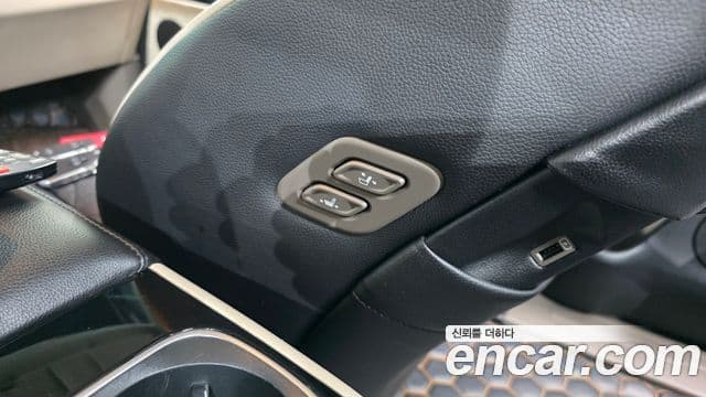 Kia Carnival 2021 — Şəkil 36/40