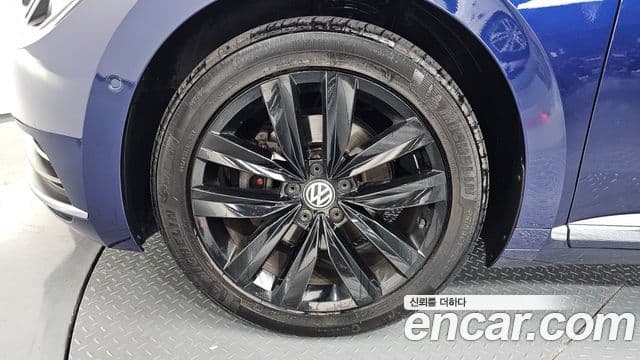 Volkswagen Arteon 2019 — ფოტო 5/20