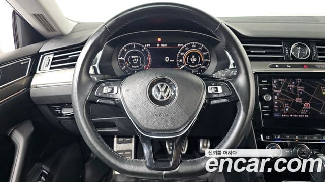 Volkswagen Arteon 2019 — ფოტო 14/20