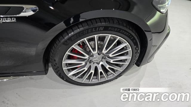 Mercedes-Benz E-Class 2025 — ფოტო 4/20