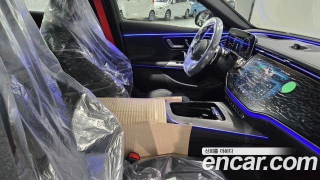 Mercedes-Benz E-Class 2025 — ფოტო 17/20