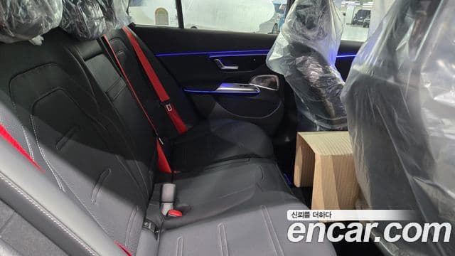 Mercedes-Benz E-Class 2025 — ფოტო 19/20