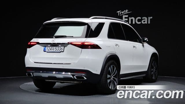 Mercedes-Benz GLE-Class 2025 — Photo 21/37