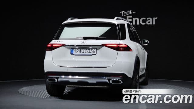 Mercedes-Benz GLE-Class 2025 — Photo 18/37