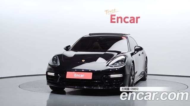 Porsche Panamera 2020 — Photo 30/34