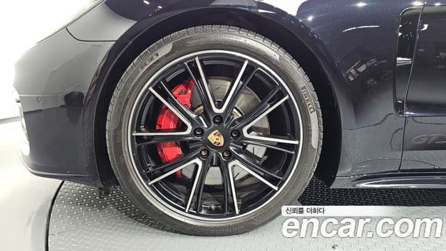 Porsche Panamera 2020 — Photo 25/34
