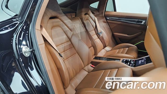 Porsche Panamera 2020 — Photo 31/34