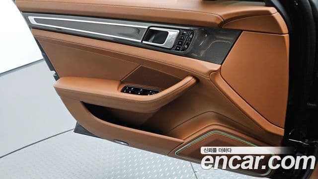 Porsche Panamera 2020 — Photo 19/34