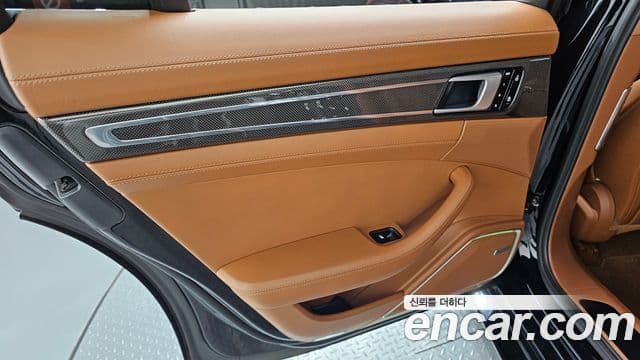 Porsche Panamera 2020 — Photo 28/34
