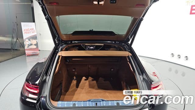 Porsche Panamera 2020 — Photo 17/34