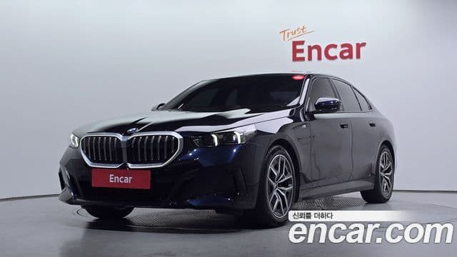 BMW 5 Series 2023 — ფოტო 1/20
