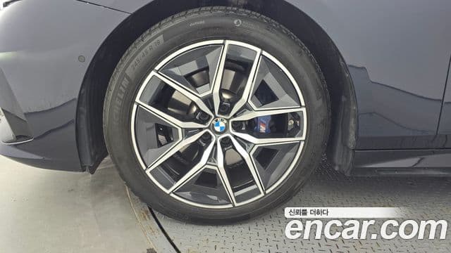 BMW 5 Series 2023 — ფოტო 5/20