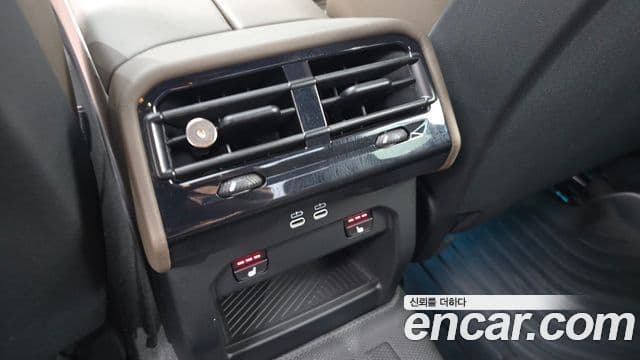 BMW 5 Series 2023 — ფოტო 18/20