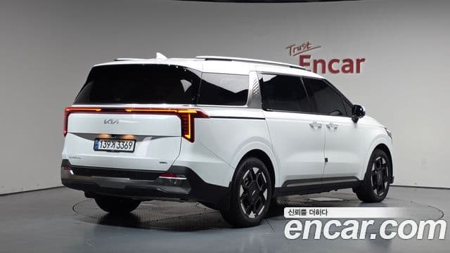 Kia Carnival 2024 — ფოტო 2/20