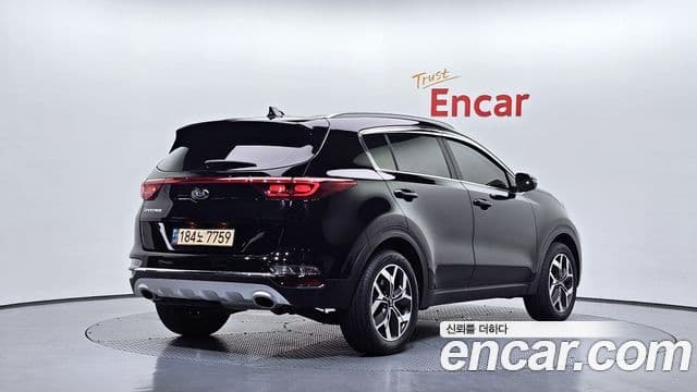 Kia Sportage The Bold 2021 — ფოტო 2/20