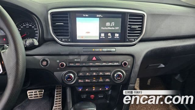Kia Sportage The Bold 2021 — ფოტო 13/20