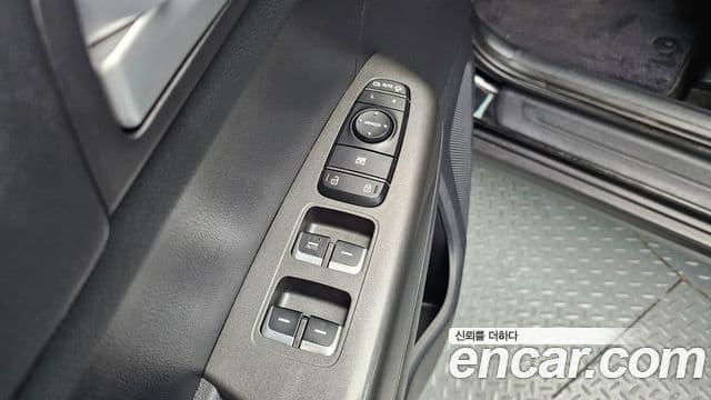Kia Sportage The Bold 2021 — ფოტო 16/20