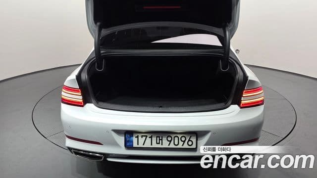 Genesis G80 2023 — Şəkil 17/35