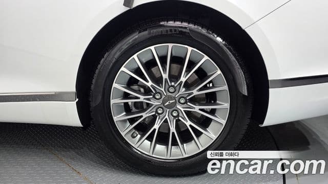 Genesis G80 2023 — Şəkil 13/35