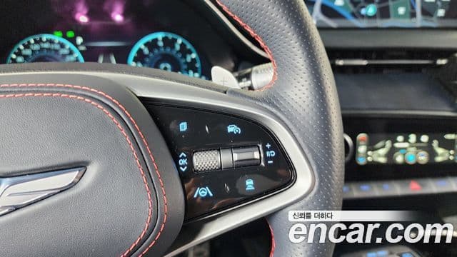 Genesis GV70 2022 — ფოტო 15/20