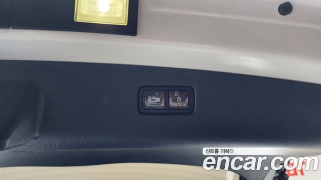 Genesis GV70 2022 — ფოტო 17/20