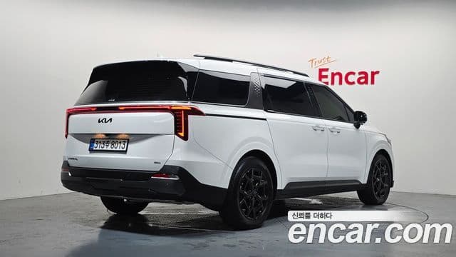 Kia Carnival 2025 — Şəkil 2/20