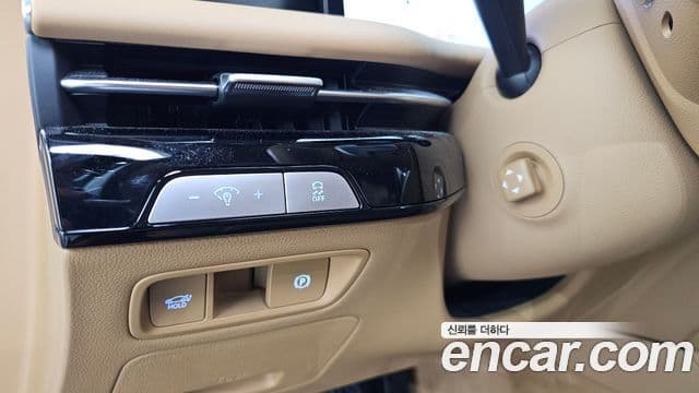 Genesis Electrified G80 2025 — Фото 19/20