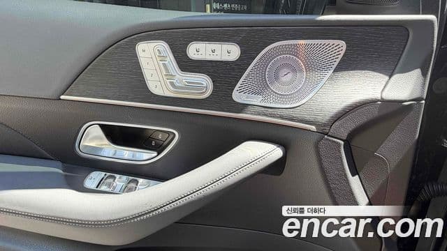Mercedes-Benz GLE-Class 2025 — Фото 8/20