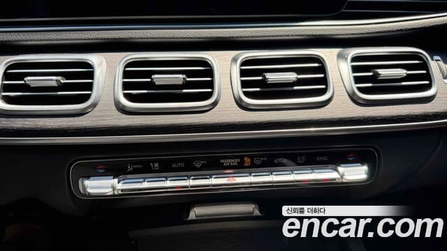 Mercedes-Benz GLE-Class 2025 — Фото 16/20