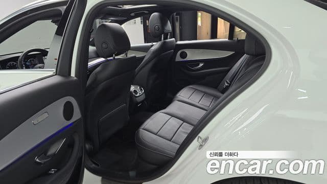 Mercedes-Benz E-Class 2021 — Şəkil 11/20