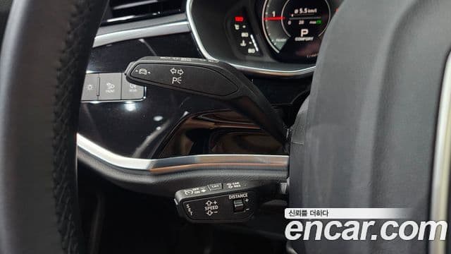 Audi Q3 2022 — ფოტო 17/20
