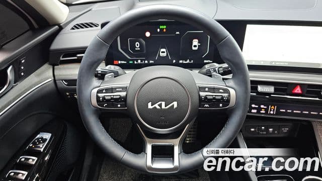 Kia K5 2025 — фото 12 из 20
