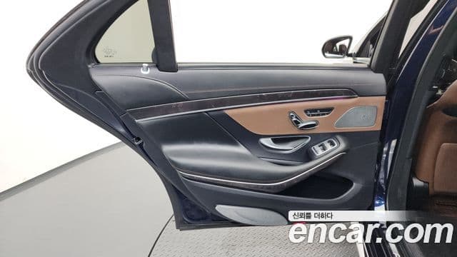 Mercedes-Benz S-Class 2018 — Photo 24/38