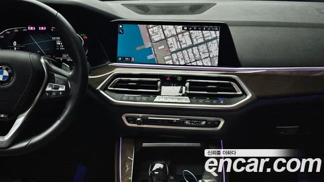 BMW X5 2019 — ფოტო 14/20