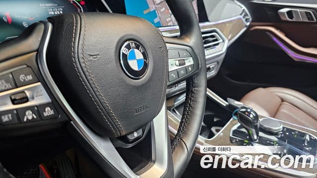 BMW X5 2019 — ფოტო 18/39