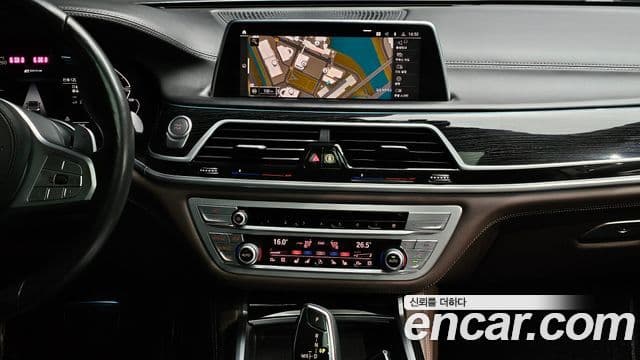 BMW 7 Series 2020 — Фото 15/20