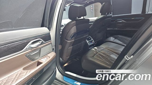BMW 7 Series 2020 — ფოტო 13/31