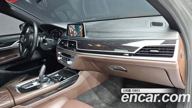 BMW 7 Series 2020 — ფოტო 25/31