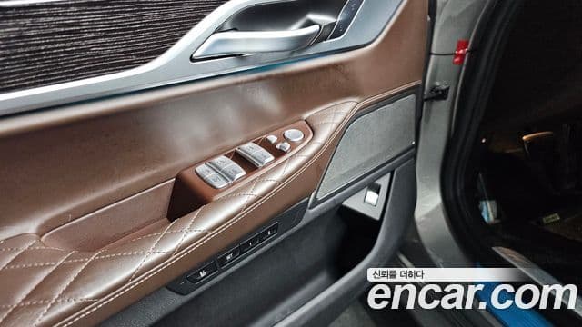 BMW 7 Series 2020 — ფოტო 29/31