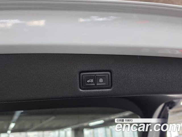 Audi Q5 2025 — Şəkil 13/17