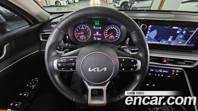 Kia K5 2021 — ფოტო 6/14