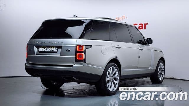 Land Rover Range Rover 2020 — фото 2 из 20