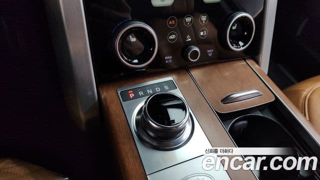 Land Rover Range Rover 2020 — фото 8 из 20