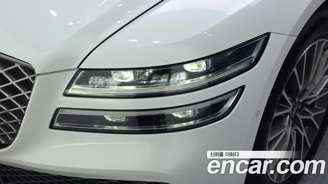 Genesis G80 2021 — ფოტო 28/34