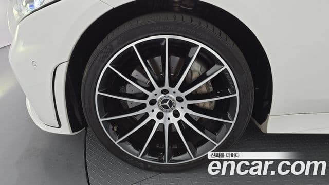 Mercedes-Benz CLS-Class 2021 — Photo 12/31