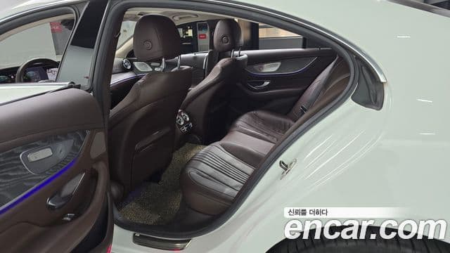 Mercedes-Benz CLS-Class 2021 — Photo 13/31