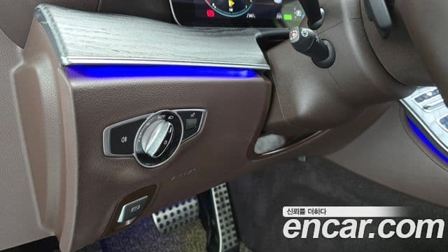 Mercedes-Benz CLS-Class 2021 — Photo 25/31