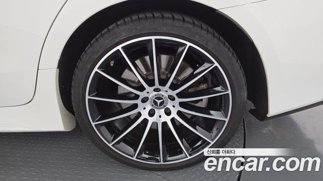 Mercedes-Benz CLS-Class 2021 — Photo 20/31