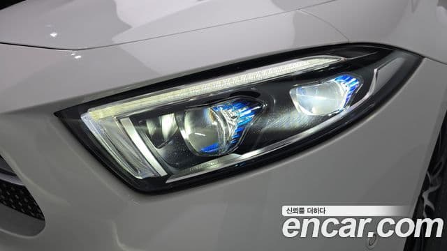 Mercedes-Benz CLS-Class 2021 — Photo 18/31